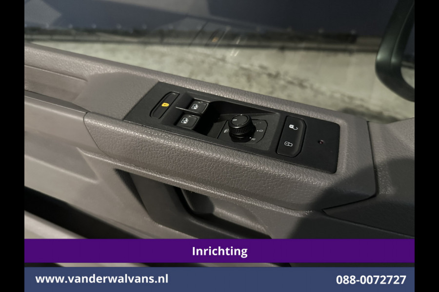 Volkswagen Transporter 2.0 TDI 150pk L2H1 Inrichting Euro6 Airco | Camera | Apple Carplay | Android Auto | 2500kg Trekhaak, Cruisecontrol, Parkeersensoren