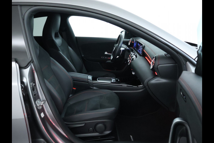 Mercedes-Benz CLA-Klasse 250 e Star Edition AMG Plug-In Hybride AMG Line | achteruitrijcamera |  Night Pakket | Sfeerverlichting | Night-Pakket | Inclusief 24 maanden MB Certified garantie voor Europa.