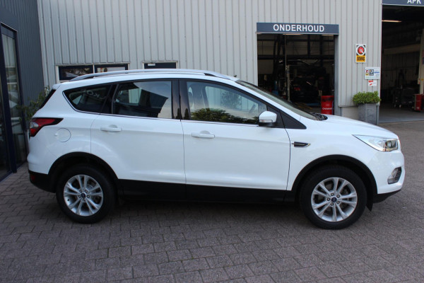 Ford Kuga 1.5 EcoBoost Titanium|Prijs rijklaar incl. 12 mnd garantie| Trekhaak Navi PDC Stoel en stuurverwarming Carplay
