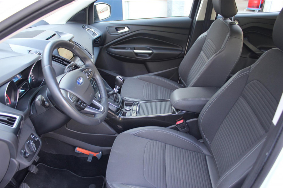 Ford Kuga 1.5 EcoBoost Titanium|Prijs rijklaar incl. 12 mnd garantie| Trekhaak Navi PDC Stoel en stuurverwarming Carplay