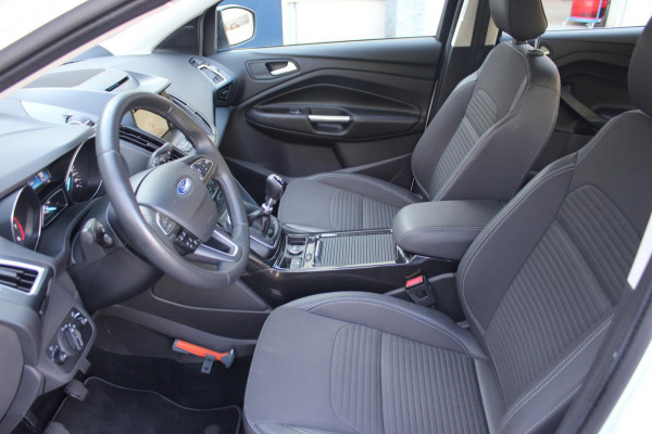 Ford Kuga 1.5 EcoBoost Titanium|Prijs rijklaar incl. 12 mnd garantie| Trekhaak Navi PDC Stoel en stuurverwarming Carplay