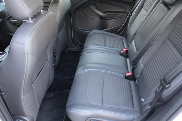 Ford Kuga 1.5 EcoBoost Titanium|Prijs rijklaar incl. 12 mnd garantie| Trekhaak Navi PDC Stoel en stuurverwarming Carplay