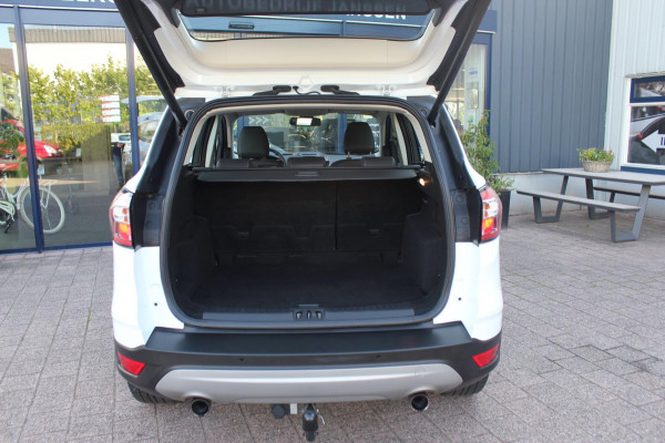 Ford Kuga 1.5 EcoBoost Titanium|Prijs rijklaar incl. 12 mnd garantie| Trekhaak Navi PDC Stoel en stuurverwarming Carplay