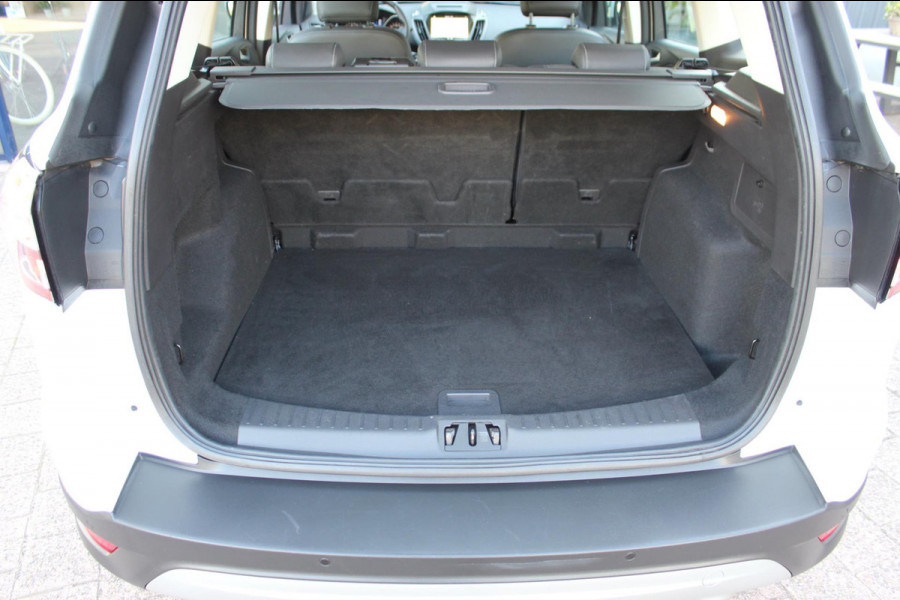 Ford Kuga 1.5 EcoBoost Titanium|Prijs rijklaar incl. 12 mnd garantie| Trekhaak Navi PDC Stoel en stuurverwarming Carplay