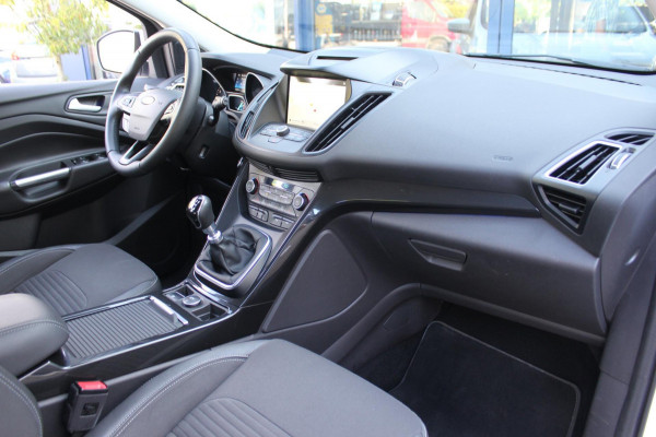 Ford Kuga 1.5 EcoBoost Titanium|Prijs rijklaar incl. 12 mnd garantie| Trekhaak Navi PDC Stoel en stuurverwarming Carplay