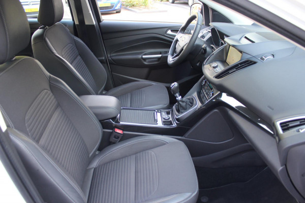 Ford Kuga 1.5 EcoBoost Titanium|Prijs rijklaar incl. 12 mnd garantie| Trekhaak Navi PDC Stoel en stuurverwarming Carplay