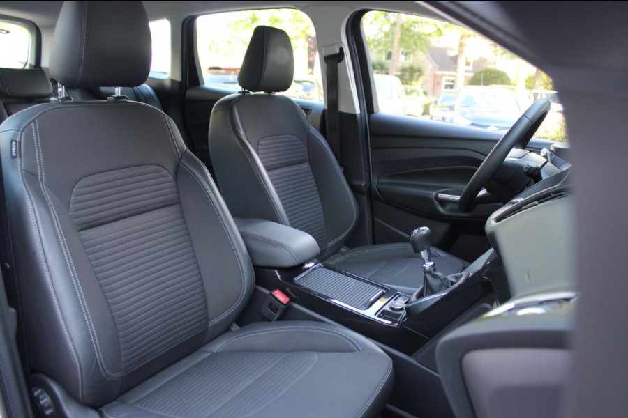 Ford Kuga 1.5 EcoBoost Titanium|Prijs rijklaar incl. 12 mnd garantie| Trekhaak Navi PDC Stoel en stuurverwarming Carplay
