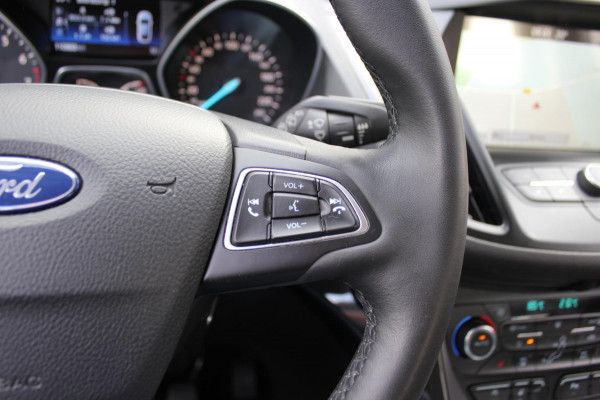 Ford Kuga 1.5 EcoBoost Titanium|Prijs rijklaar incl. 12 mnd garantie| Trekhaak Navi PDC Stoel en stuurverwarming Carplay