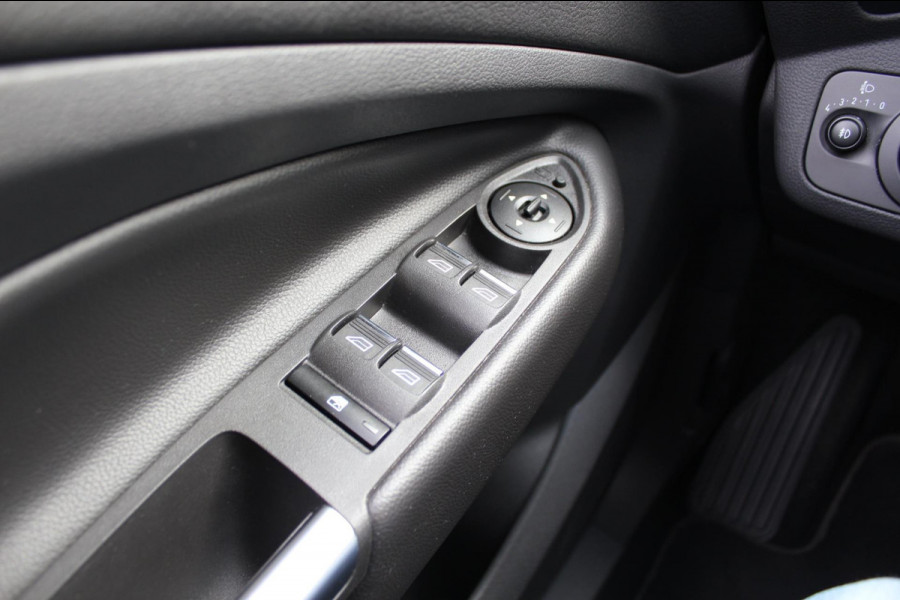 Ford Kuga 1.5 EcoBoost Titanium|Prijs rijklaar incl. 12 mnd garantie| Trekhaak Navi PDC Stoel en stuurverwarming Carplay