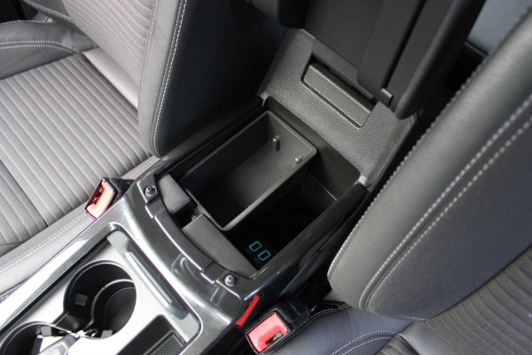 Ford Kuga 1.5 EcoBoost Titanium|Prijs rijklaar incl. 12 mnd garantie| Trekhaak Navi PDC Stoel en stuurverwarming Carplay