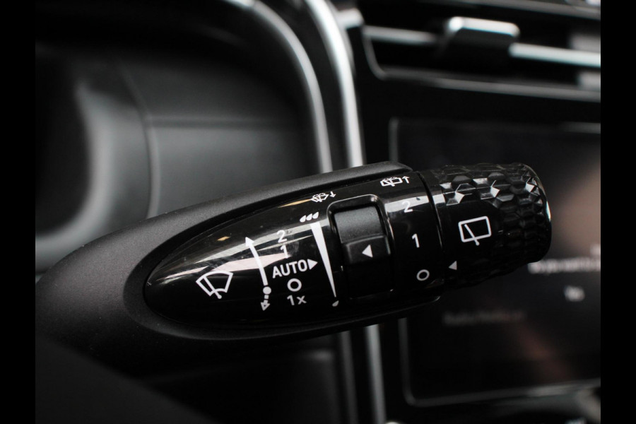 Hyundai Tucson 1.6 T-GDI PHEV Comfort 4WD Climate control Adaptieve cruise control Parkeersensoren achter Achteruitrij camera Navigatie LED Apple Carplay/ Android Auto