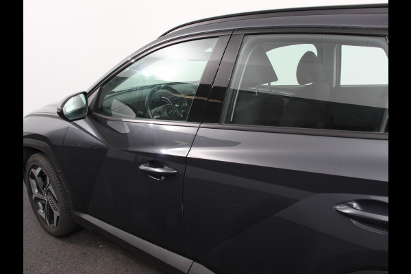 Hyundai Tucson 1.6 T-GDI PHEV Comfort 4WD Climate control Adaptieve cruise control Parkeersensoren achter Achteruitrij camera Navigatie LED Apple Carplay/ Android Auto