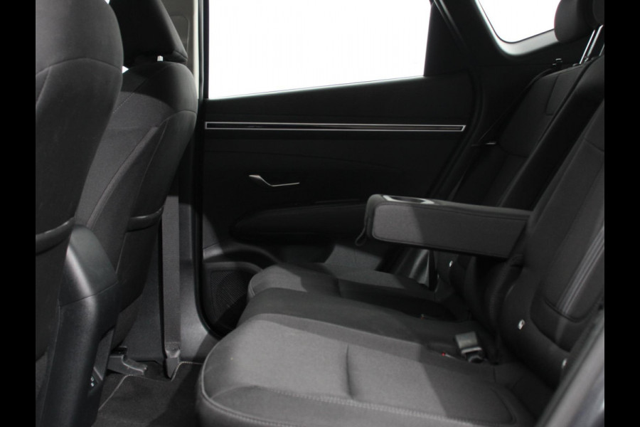 Hyundai Tucson 1.6 T-GDI PHEV Comfort 4WD Climate control Adaptieve cruise control Parkeersensoren achter Achteruitrij camera Navigatie LED Apple Carplay/ Android Auto