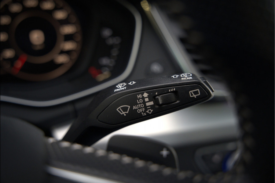 Audi Q5 2.0 TFSI quattro Launch Edition | Bang & Olufsen | Panoramadak | Stoelverwarming | Luchtvering | RS Stoelen | Adaptive Cruise Control | B&O | Elektrische Stoelen | Camera | Dodehoekdetectie | Keyless