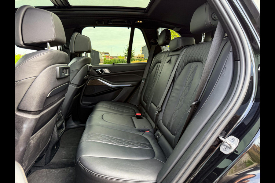 BMW X5 xDrive45e High Executive |M-Sport|Pano Sky Lounge|Soft Close|Luchtvering|Head-Up|Stoelverkoeling|Active Steering