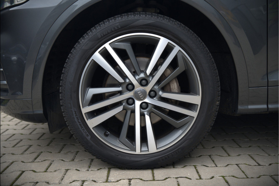 Audi Q5 2.0 TFSI quattro Launch Edition | Bang & Olufsen | Panoramadak | Stoelverwarming | Luchtvering | RS Stoelen | Adaptive Cruise Control | B&O | Elektrische Stoelen | Camera | Dodehoekdetectie | Keyless