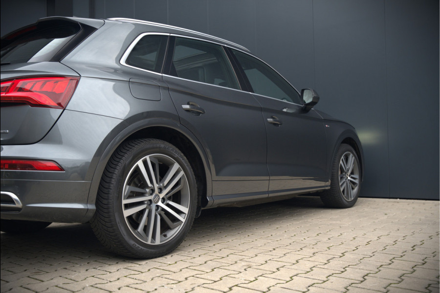 Audi Q5 2.0 TFSI quattro Launch Edition | Bang & Olufsen | Panoramadak | Stoelverwarming | Luchtvering | RS Stoelen | Adaptive Cruise Control | B&O | Elektrische Stoelen | Camera | Dodehoekdetectie | Keyless