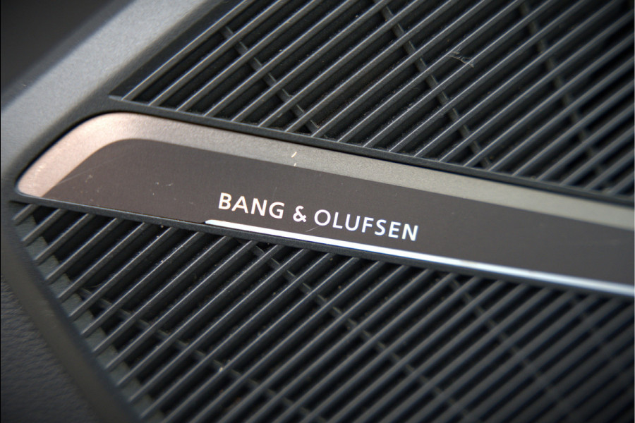 Audi Q5 2.0 TFSI quattro Launch Edition | Bang & Olufsen | Panoramadak | Stoelverwarming | Luchtvering | RS Stoelen | Adaptive Cruise Control | B&O | Elektrische Stoelen | Camera | Dodehoekdetectie | Keyless