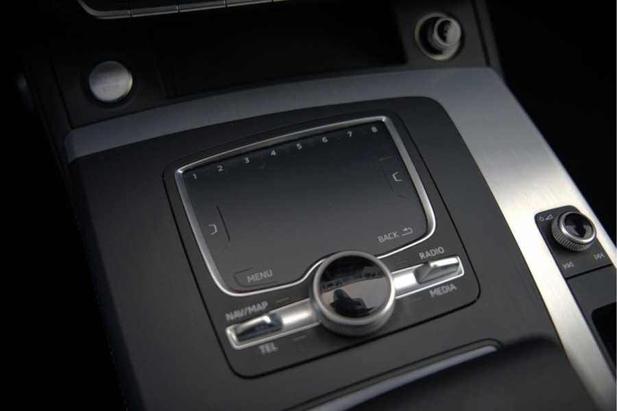 Audi Q5 2.0 TFSI quattro Launch Edition | Bang & Olufsen | Panoramadak | Stoelverwarming | Luchtvering | RS Stoelen | Adaptive Cruise Control | B&O | Elektrische Stoelen | Camera | Dodehoekdetectie | Keyless