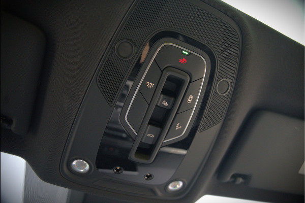 Audi Q5 2.0 TFSI quattro Launch Edition | Bang & Olufsen | Panoramadak | Stoelverwarming | Luchtvering | RS Stoelen | Adaptive Cruise Control | B&O | Elektrische Stoelen | Camera | Dodehoekdetectie | Keyless