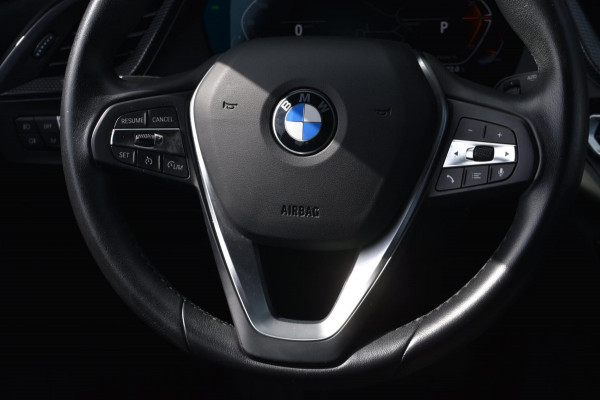 BMW 1-serie 118i Sport line | STOELVERWARMING | APPLE CARPLAY | ANDROID AUTO | NAP | SFEERVERLICHTING