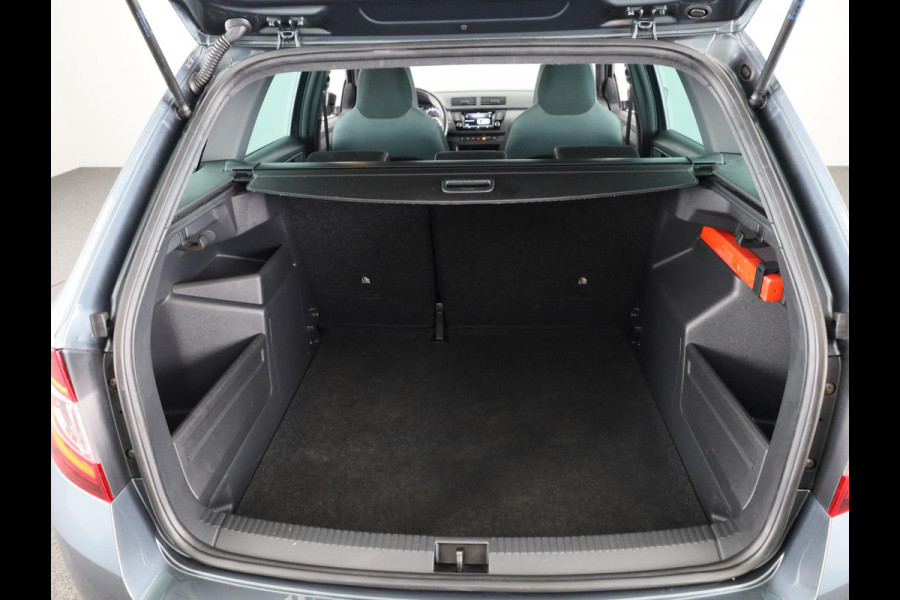 Škoda Fabia Combi 1.0 TSI Sport Business 95 pk | Navigatie via App | Parkeersensoren | Autom. airco | Stoelverwarming | Keyless | Apple Carplay/Android Auto |