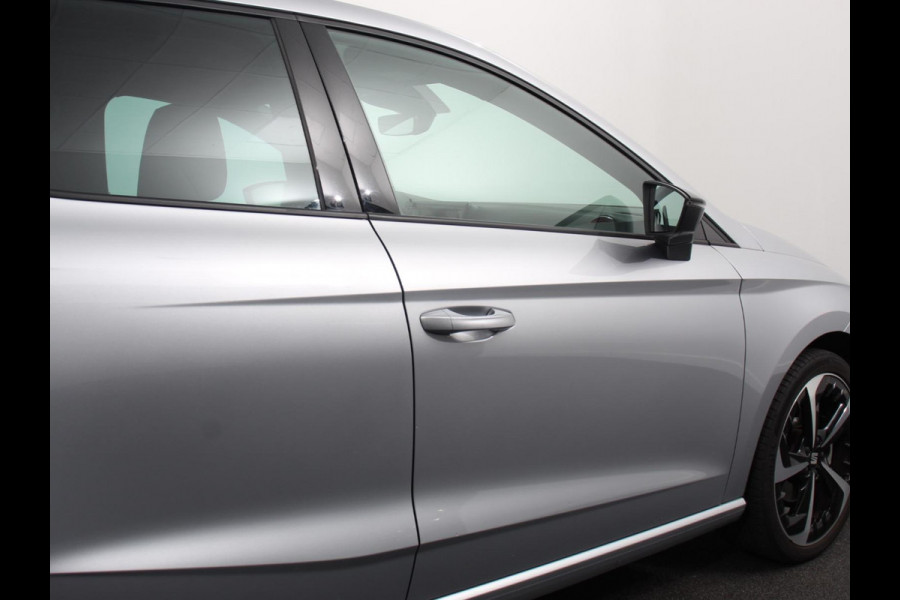 Seat Ibiza 1.0 EcoTSI FR Climate control Adaptieve cruise control Parkeersensoren Achteruitrijcamera LED Keyless Verwarmde voorstoelen Apple Carplay/ Android Auto