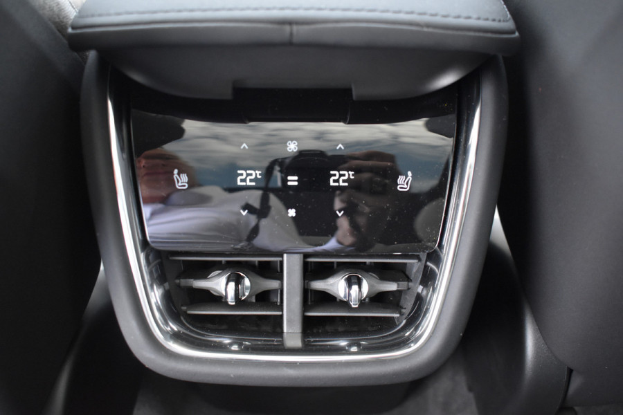 Volvo EX90 Twin Motor Performance Ultra Extra Getint Glas | B&W Audio | Luchtvering | 22 Inch LM | Climate Pack | Wool blend Uit Voorraad Leverbaar