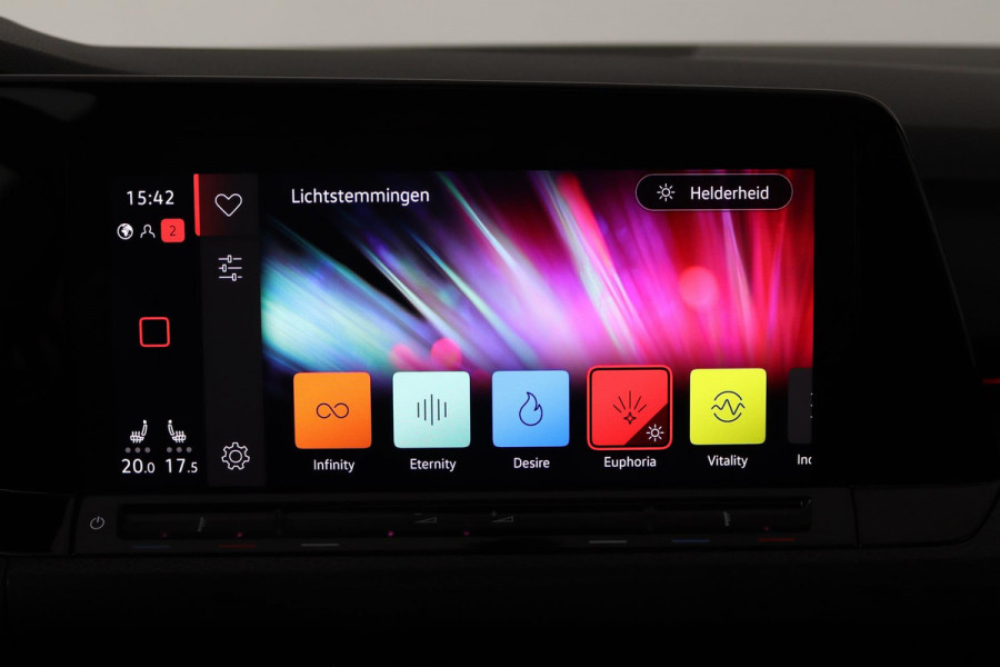 Volkswagen Golf 2.0 TSI GTI (PANORAMADAK, HARMAN KARDON, ADAPTIVE CRUISE, CAMERA, SFEERVERLICHTING, CARPLAY, GOED ONDERHOUDEN)