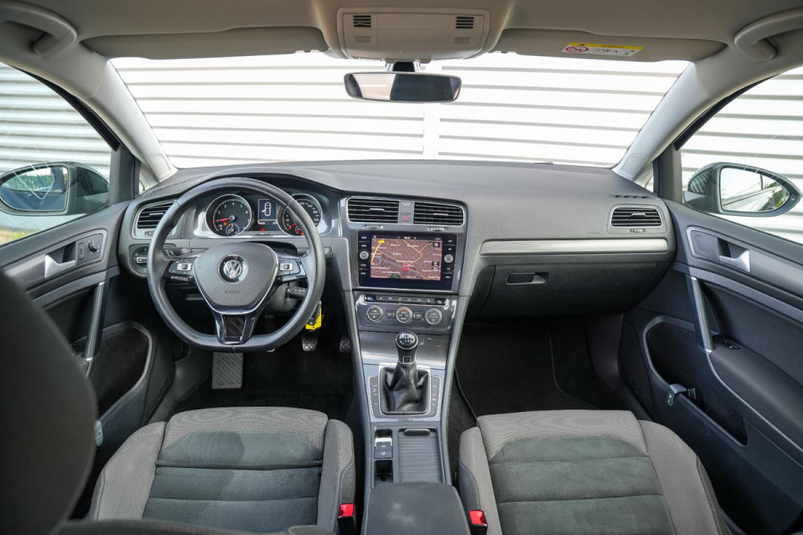 Volkswagen Golf 1.0 TSI Comfortline Business Adapt. Cruise Clima Navi PDC Stoelverw.