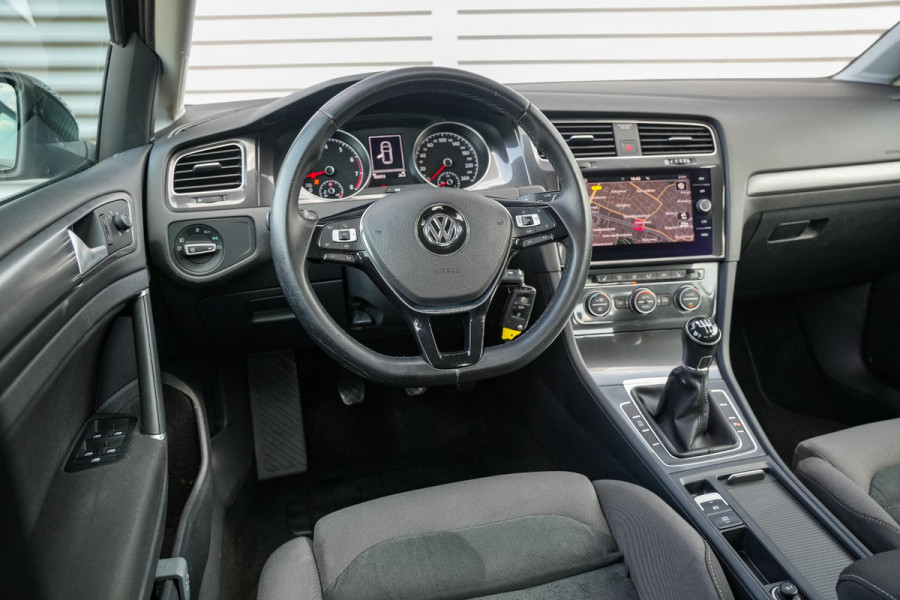 Volkswagen Golf 1.0 TSI Comfortline Business Adapt. Cruise Clima Navi PDC Stoelverw.