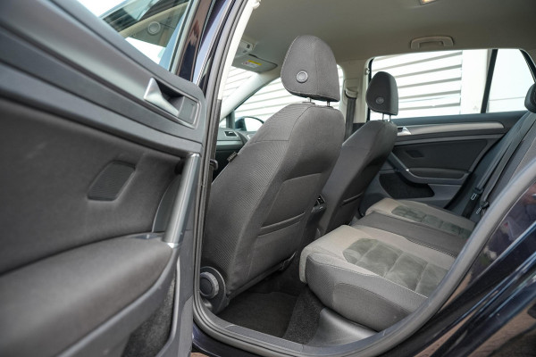 Volkswagen Golf 1.0 TSI Comfortline Business Adapt. Cruise Clima Navi PDC Stoelverw.