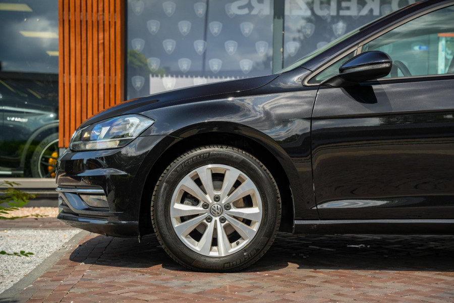 Volkswagen Golf 1.0 TSI Comfortline Business Adapt. Cruise Clima Navi PDC Stoelverw.