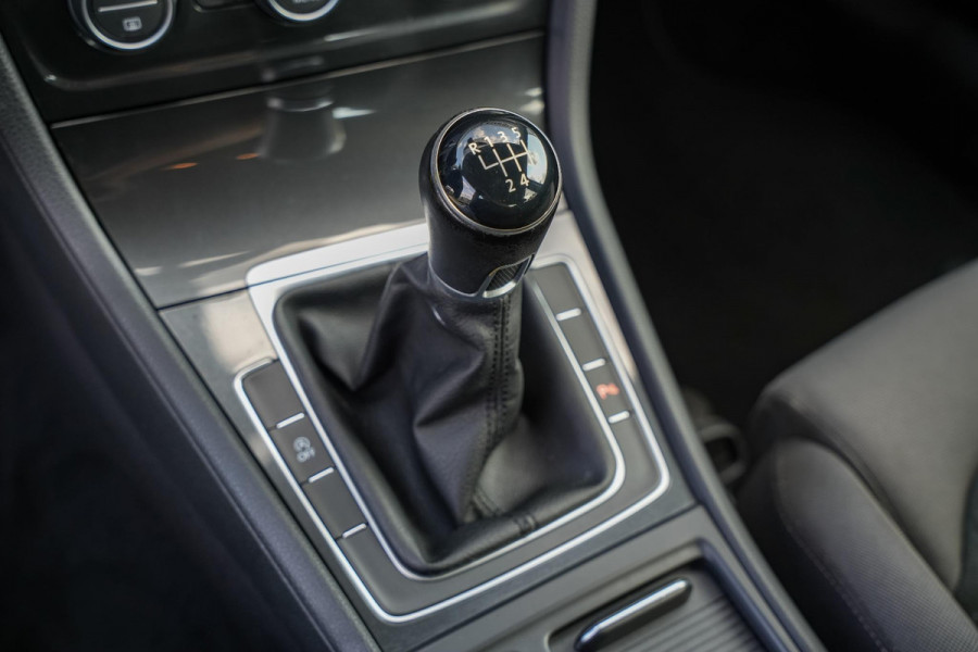 Volkswagen Golf 1.0 TSI Comfortline Business Adapt. Cruise Clima Navi PDC Stoelverw.