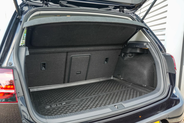 Volkswagen Golf 1.0 TSI Comfortline Business Adapt. Cruise Clima Navi PDC Stoelverw.
