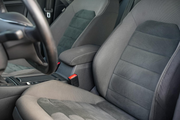 Volkswagen Golf 1.0 TSI Comfortline Business Adapt. Cruise Clima Navi PDC Stoelverw.