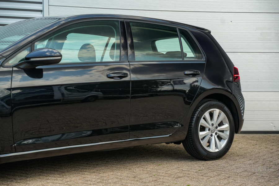 Volkswagen Golf 1.0 TSI Comfortline Business Adapt. Cruise Clima Navi PDC Stoelverw.
