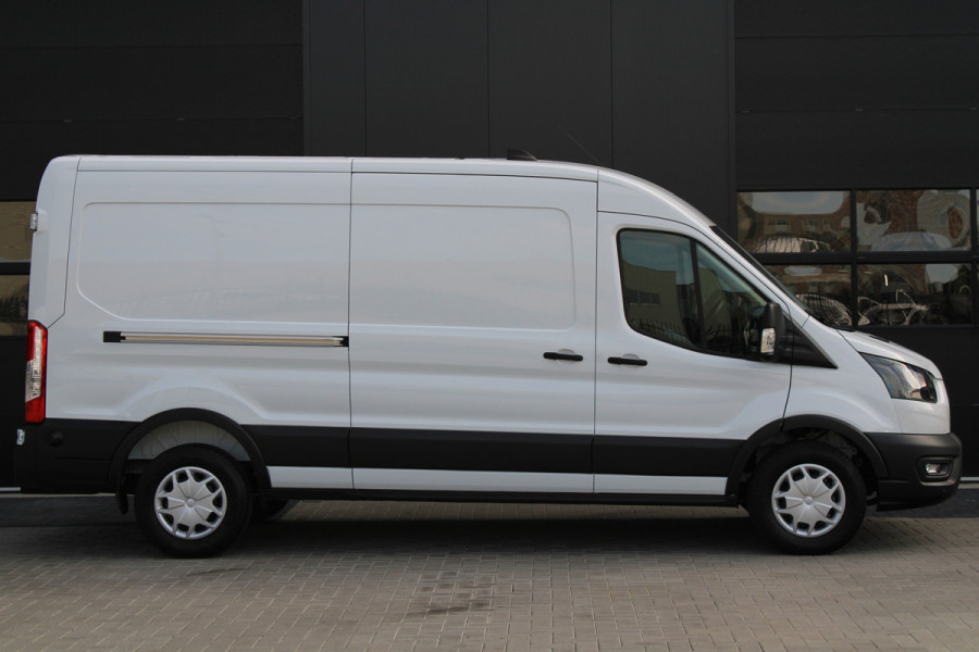 Ford Transit 350 2.0 TDCI L3H2 Trend MHEV 170pk Trend - Navigatie - Blind Spot - Adaptive cruise - Camera - 270gr deuren - Trekhaak - Rijklaa