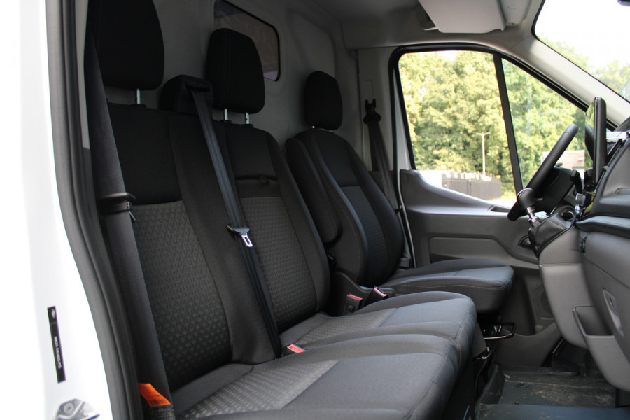 Ford Transit 350 2.0 TDCI L3H2 Trend MHEV 170pk Trend - Navigatie - Blind Spot - Adaptive cruise - Camera - 270gr deuren - Trekhaak - Rijklaa