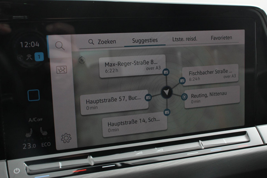 Volkswagen Golf 1.4 eHybrid DSG Style 204 Pk | Navigatie | Adaptive Cruise Control | Lane Assist | Privacy Glass | Stoel/Stuurverwarming |