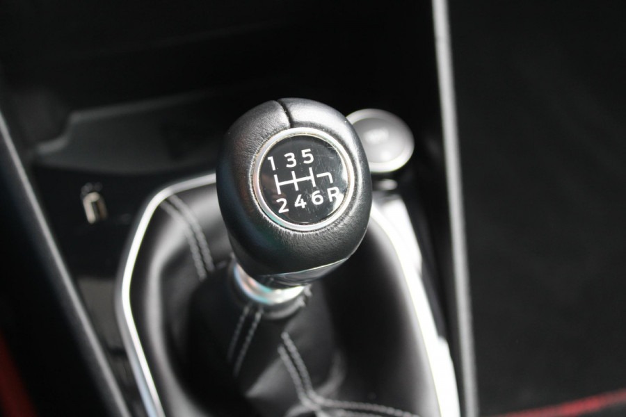 Ford Fiesta 1.0 EcoBoost Titanium 100pk | Navigatie | Camera | Cruise Control | Climate Control | PDC V+A | Automatisch inparkeren