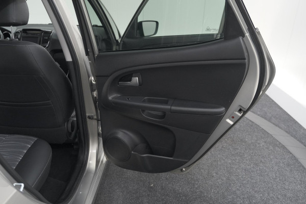 Kia Venga 1.6 CVVT Summer Edition | Trekhaak | Camera | Navigatie