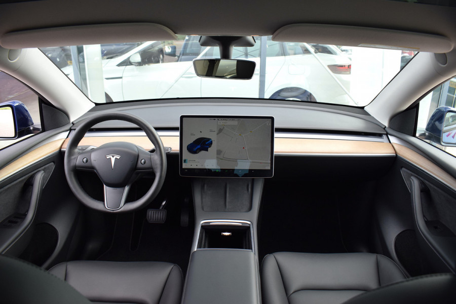 Tesla Model Y Long Range AWD 75 kWh | SOH: 93,6% | Achterbank verw. | Stuurverwarming