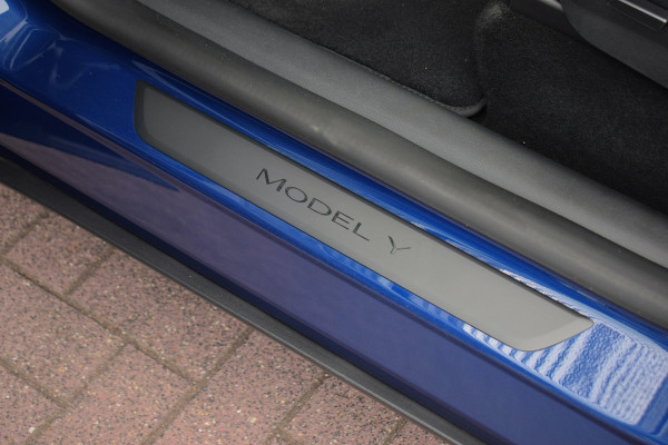 Tesla Model Y Long Range AWD 75 kWh | SOH: 93,6% | Achterbank verw. | Stuurverwarming