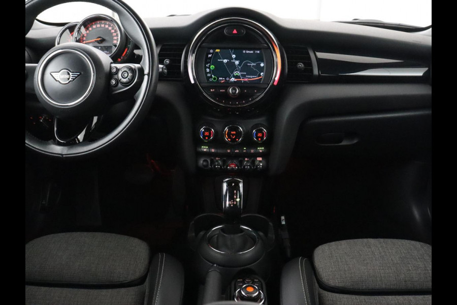 MINI Cooper 1.5 Chili | Stoelverwarming | Carplay | Full LED | Climate control | Half leder | Navigatie | Parkeerhulp | Cruise control | Bluetooth