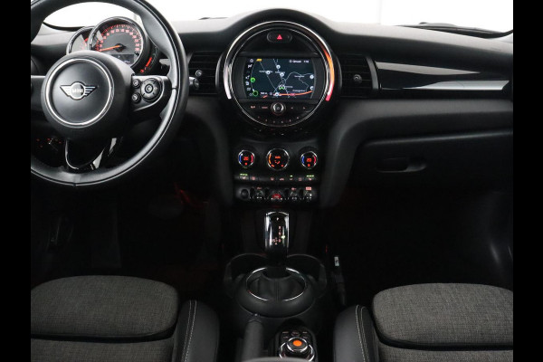 MINI Cooper 1.5 Chili | Stoelverwarming | Carplay | Full LED | Climate control | Half leder | Navigatie | Parkeerhulp | Cruise control | Bluetooth