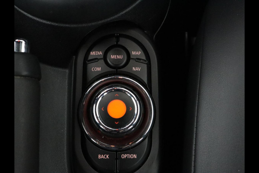 MINI Cooper 1.5 Chili | Stoelverwarming | Carplay | Full LED | Climate control | Half leder | Navigatie | Parkeerhulp | Cruise control | Bluetooth