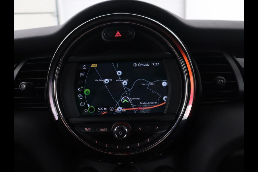 MINI Cooper 1.5 Chili | Stoelverwarming | Carplay | Full LED | Climate control | Half leder | Navigatie | Parkeerhulp | Cruise control | Bluetooth