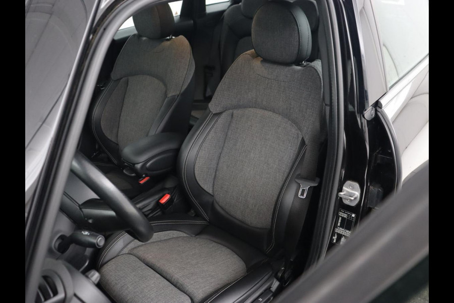 MINI Cooper 1.5 Chili | Stoelverwarming | Carplay | Full LED | Climate control | Half leder | Navigatie | Parkeerhulp | Cruise control | Bluetooth
