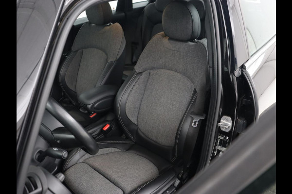 MINI Cooper 1.5 Chili | Stoelverwarming | Carplay | Full LED | Climate control | Half leder | Navigatie | Parkeerhulp | Cruise control | Bluetooth